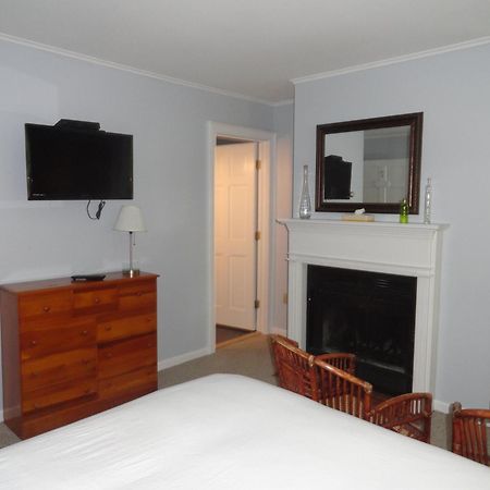 The Bond 1786 Inn (Adults Only) Warrensburg Kamer foto