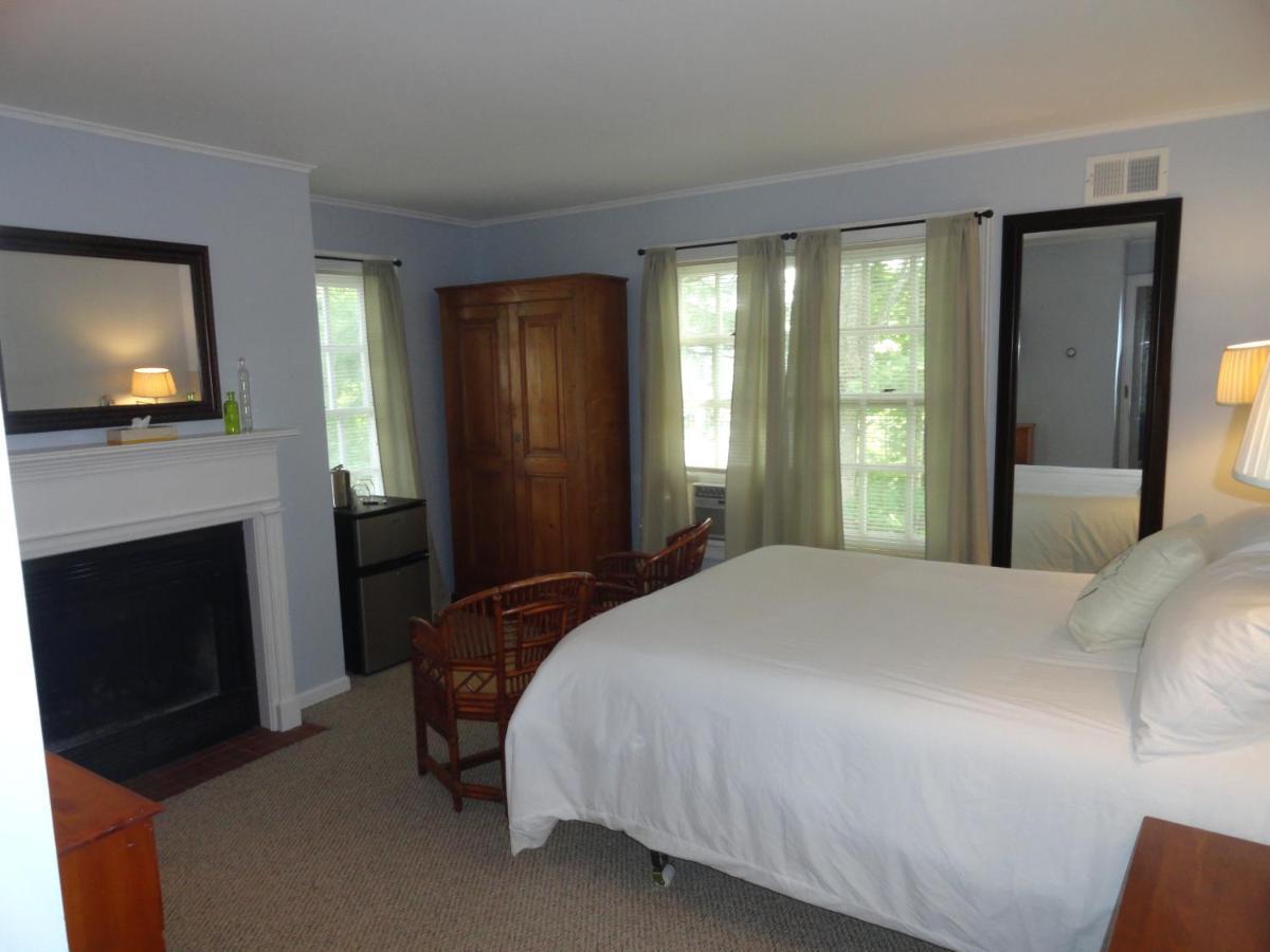 The Bond 1786 Inn (Adults Only) Warrensburg Buitenkant foto