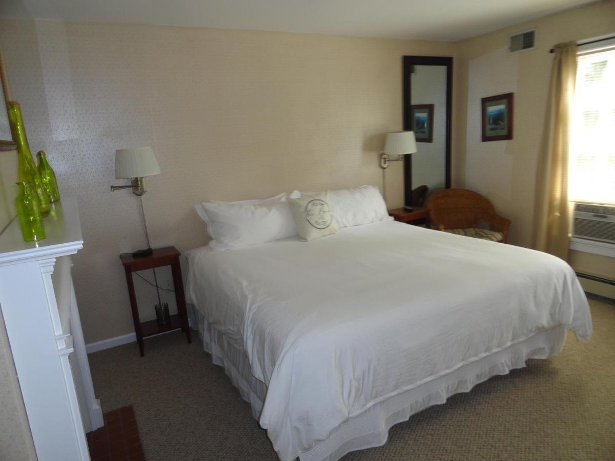 The Bond 1786 Inn (Adults Only) Warrensburg Kamer foto