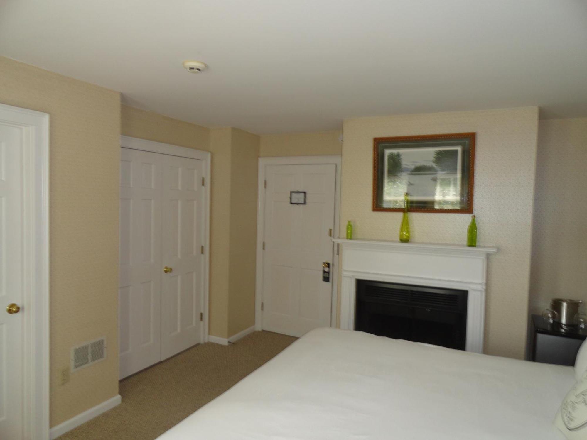 The Bond 1786 Inn (Adults Only) Warrensburg Kamer foto