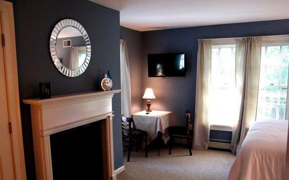 The Bond 1786 Inn (Adults Only) Warrensburg Buitenkant foto